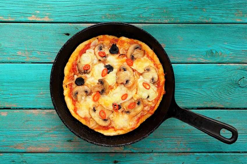 Simple Snappy Skillet Pizza