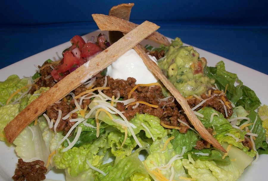Keto mexican taco salad with ground beef