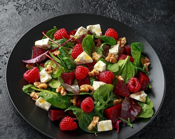 Keto raspberry and pecan salad