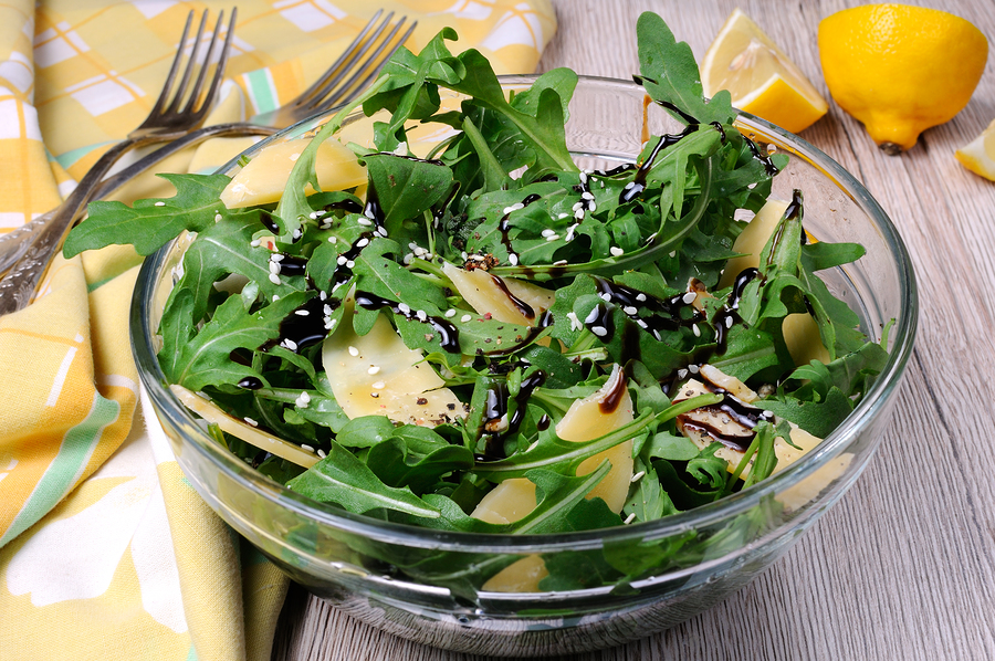 Keto Arugula salad with parmesan flakes